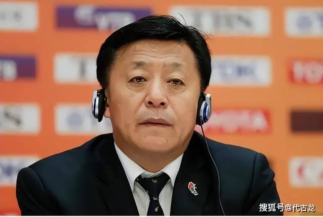 情侣的小跟班