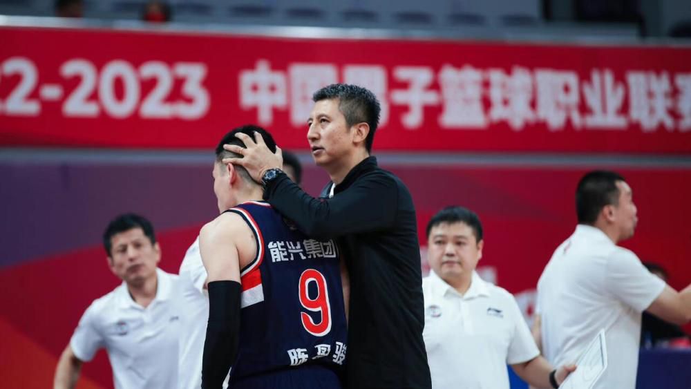 男总裁被保镖c呻吟双腿大张bl