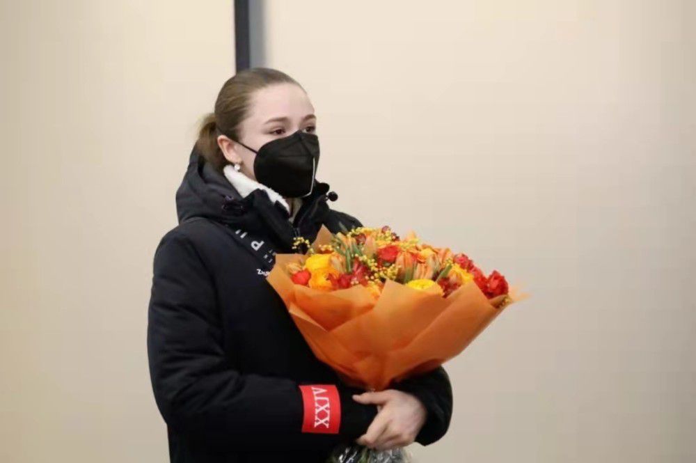 二个男躁一个女人的视频